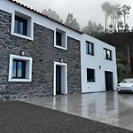 Hiking & Ocean شاليه