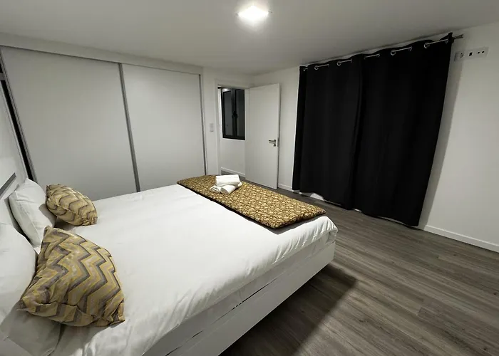 Chalet Hiking & Ocean